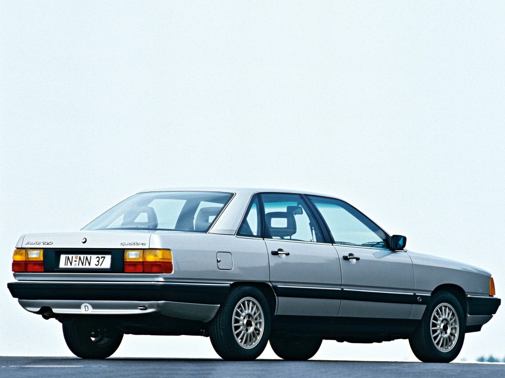Audi 100 4-door Sedan 100 1.8 E C, 90hp (Automatic)